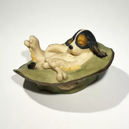 Tricolour Cavalier in a Hat Ornament